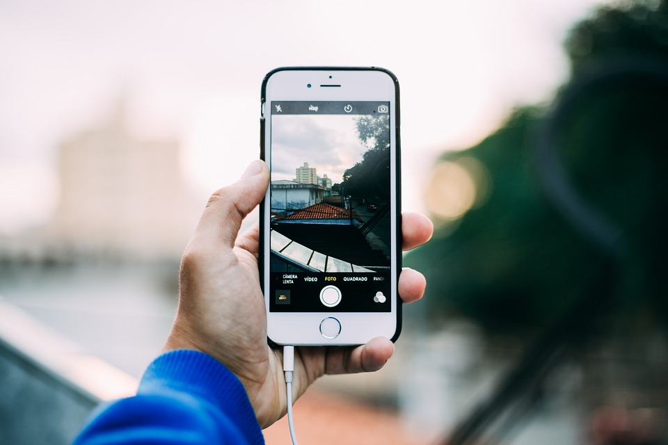AI Chatbots vs. Live Support: Which Is Better?